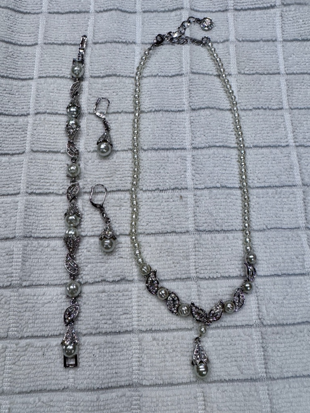 Vintage Faux Pearl & Crystal Jewelry Set